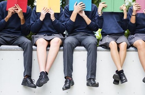 Cómo elegir el calzado adecuado para el uniforme escolar