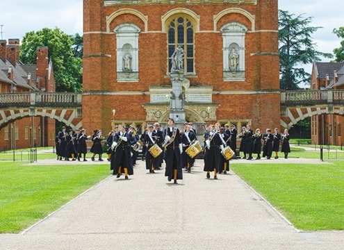 Historia de los uniformes de colegio