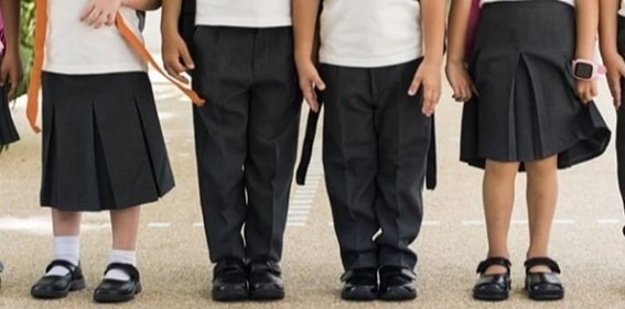 Uniformes escolares que respetan la diversidad