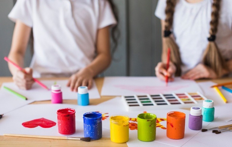 Cómo funciona la psicología de los colores en la escuela